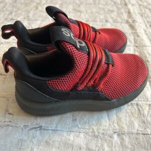 ADIDAS LITE RACER ADAPT 7.0 TRAINERS IN RED AND BLACK (2024) BOYS SIZE 12K